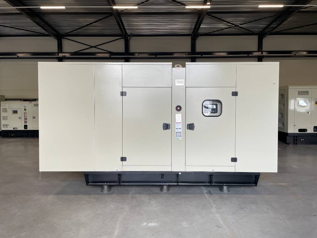 Groupe Électrogène Diesel 550 kVA – Moteur Volvo Penta TAD1346GE – 400V Triphasé — vue 1